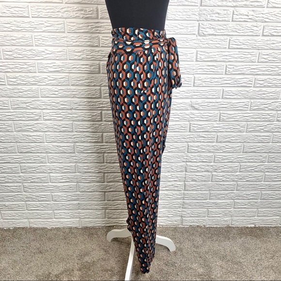 Goddess Multicolored Geometric Gaucho Pants - Picture 4 of 7